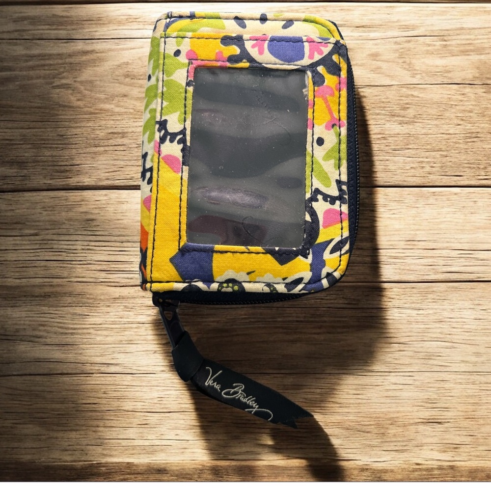 Vera Bradley Zip ID Wallet Case Wristlet Floral Print Window ID Holder - Picture 1 of 4